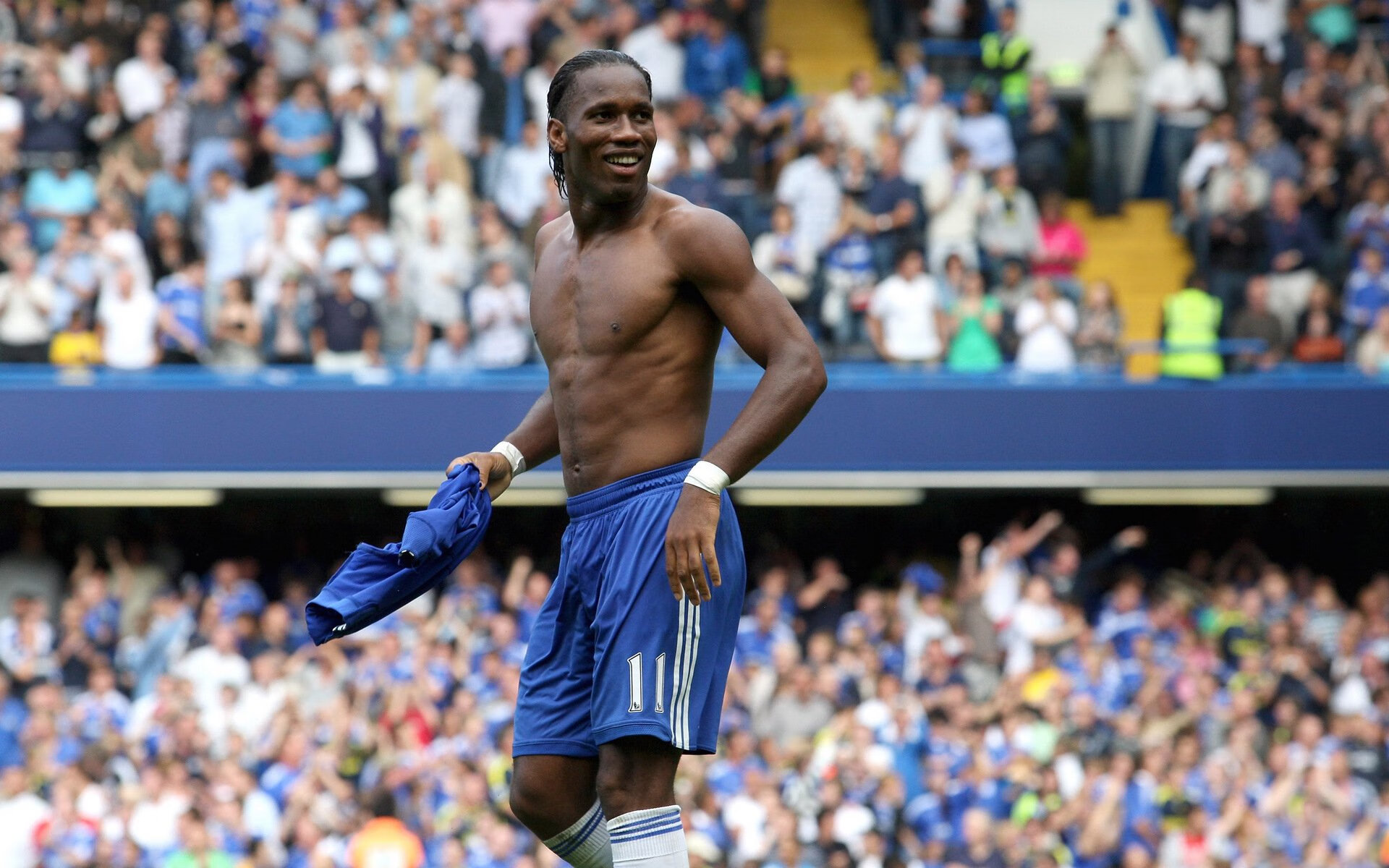 冠军球队成立粉丝俱乐部加强与球迷的互动联结，冠军赞助的球队